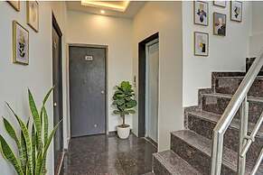 Fabhotel Royal Inn I