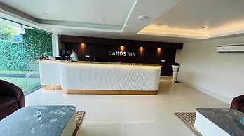 Fabhotel Lands Inn
