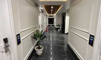 Fabhotel Lands Inn