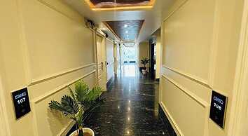 Fabhotel Lands Inn