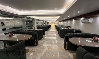 Fabhotel Lands Inn