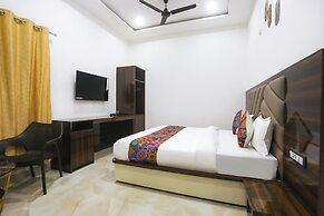 Fabhotel Varanasi Suites