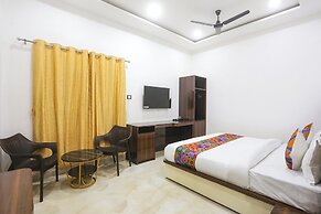 Fabhotel Varanasi Suites