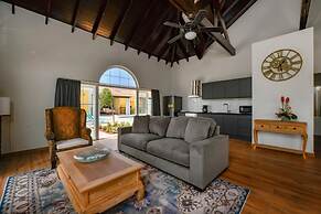 Picaron Villas