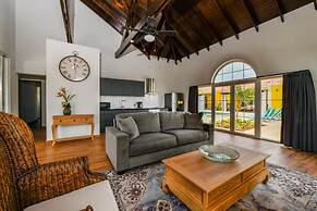 Picaron Villas