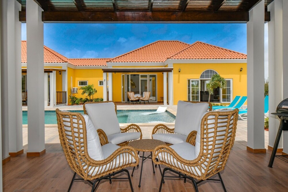 Picaron Villas