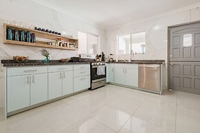 New Listing - Noord Villa With Private Pool