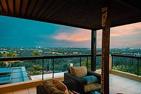 Hillside Retreat in Noord