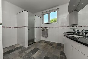 180 Ocean View 2 min to Beach Jacuzzi