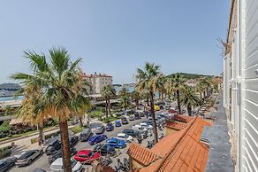 Porta Stella 2-Bedroom Luxury Apartment