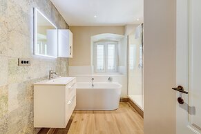 Porta Stella 2-Bedroom Luxury Apartment