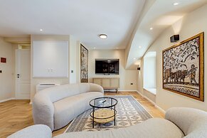 Porta Stella 2-Bedroom Luxury Apartment