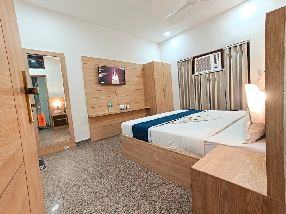 Hotel Devi Ram Atithi Bhawan Vrindavan