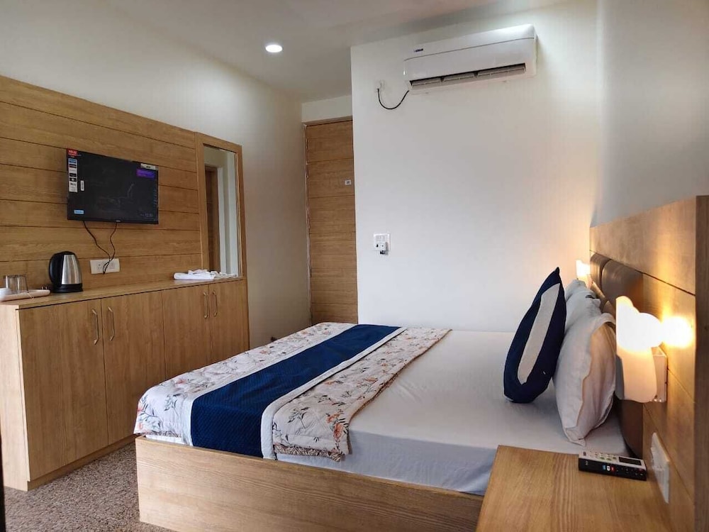 Hotel Devi Ram Atithi Bhawan Vrindavan