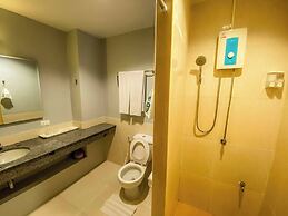 Room-hotel With Balcony in Phukettown