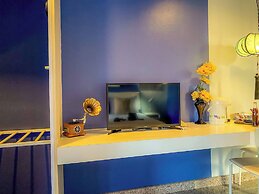 Room-hotel With Balcony in Phukettown