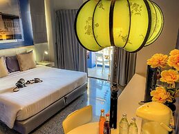 Room-hotel With Balcony in Phukettown