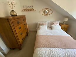 Longsands Hideaway - Sleeps 4