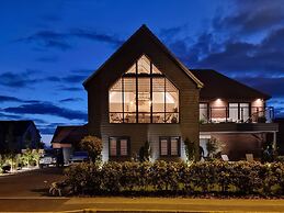 Calm Waters Luxury Beach House