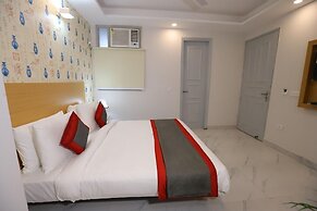 Hotel The Anvi Residency Sector 132