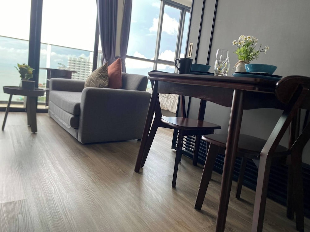Sea View Luxury -best In Pattaya