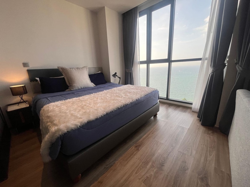 Sea View At The Beach Front - Breathtaking View