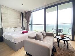 Stunning Sea View Condo -next To Beach