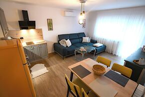 Tweet apartments