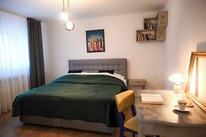 Tweet apartments