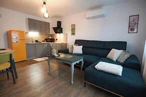 Tweet apartments