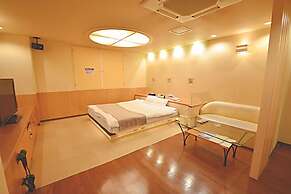 HOTEL LET'S