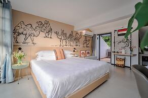 Blooming Lotus Hostel