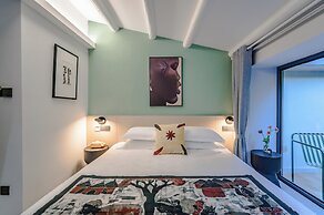 Blooming Lotus Hostel