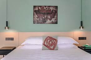 Blooming Lotus Hostel