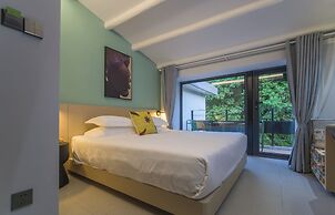 Blooming Lotus Hostel