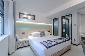 Blooming Lotus Hostel