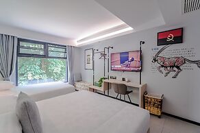 Blooming Lotus Hostel