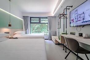 Blooming Lotus Hostel