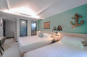 Blooming Lotus Hostel