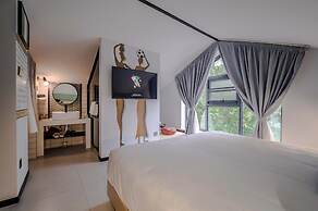 Blooming Lotus Hostel