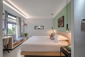 Blooming Lotus Hostel