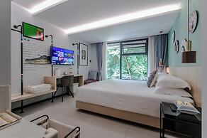 Blooming Lotus Hostel