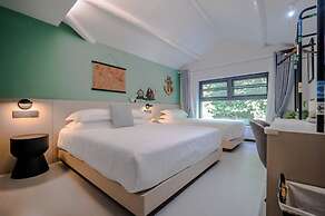 Blooming Lotus Hostel