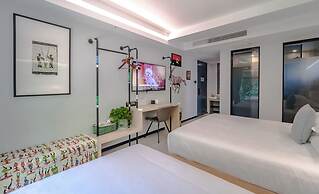 Blooming Lotus Hostel