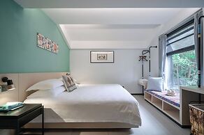 Blooming Lotus Hostel