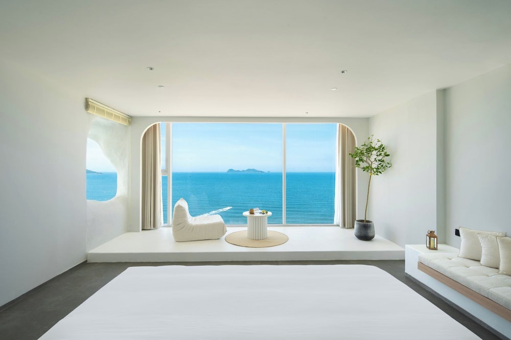 Miyue Santorini Seaview Resort Hotel