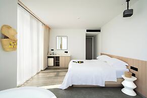Miyue Santorini Seaview Resort Hotel