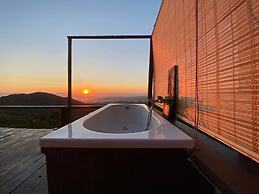 4000Dao-A Hilltop Hideaway Experience