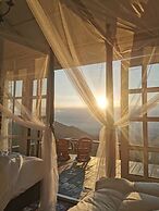 4000Dao-A Hilltop Hideaway Experience