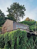 4000Dao-A Hilltop Hideaway Experience